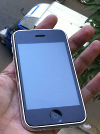 White Apple iPhone 3GS