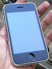 White Apple iPhone 3GS