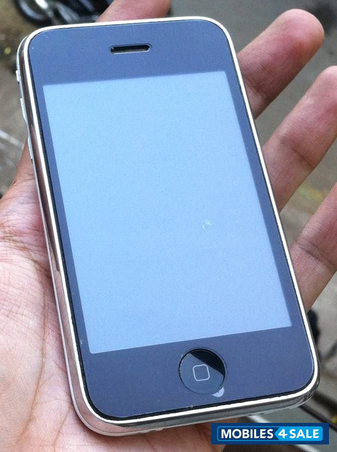 White Apple iPhone 3GS