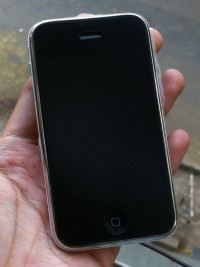 White Apple iPhone 3GS