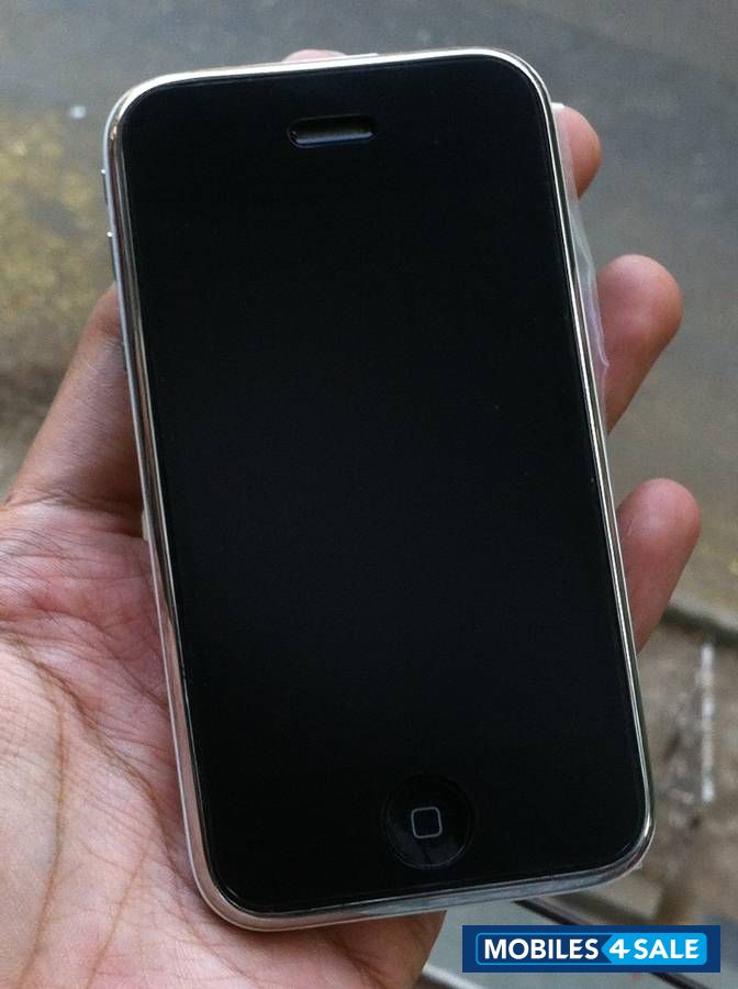 White Apple iPhone 3GS