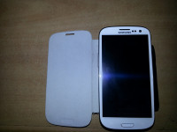 White Samsung S-series S3