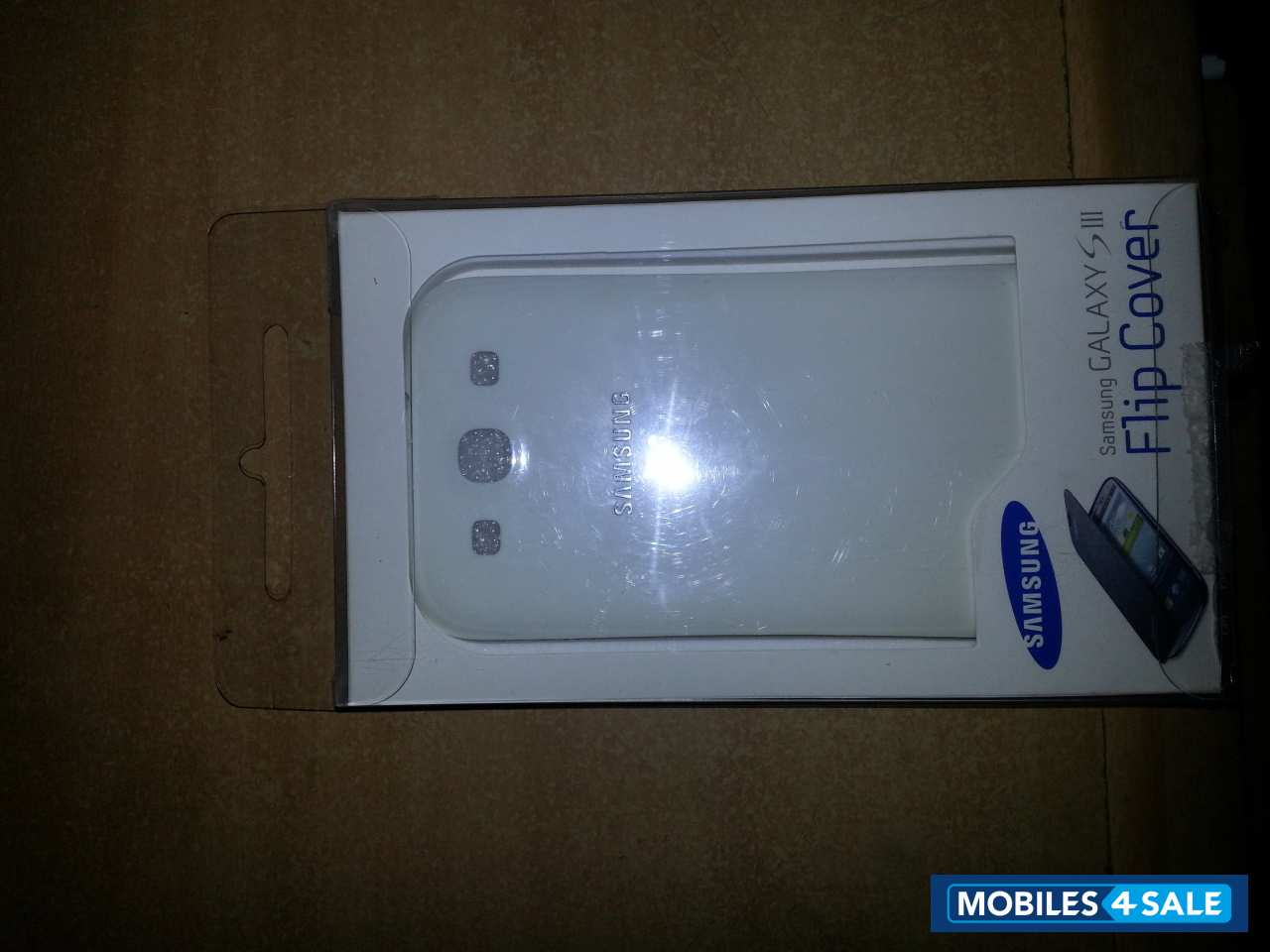 White Samsung S-series S3