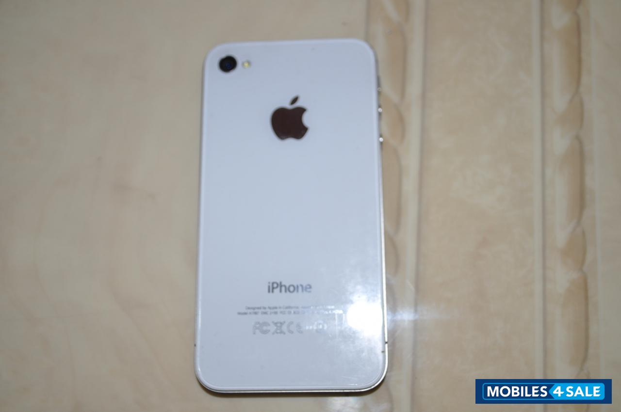 White Apple iPhone 4S