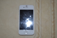 White Apple iPhone 4S