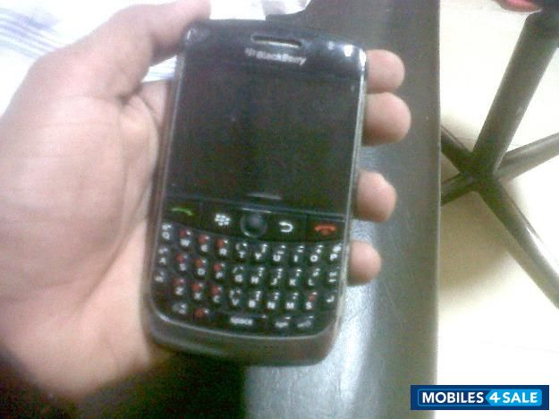 Black BlackBerry Curve 8900