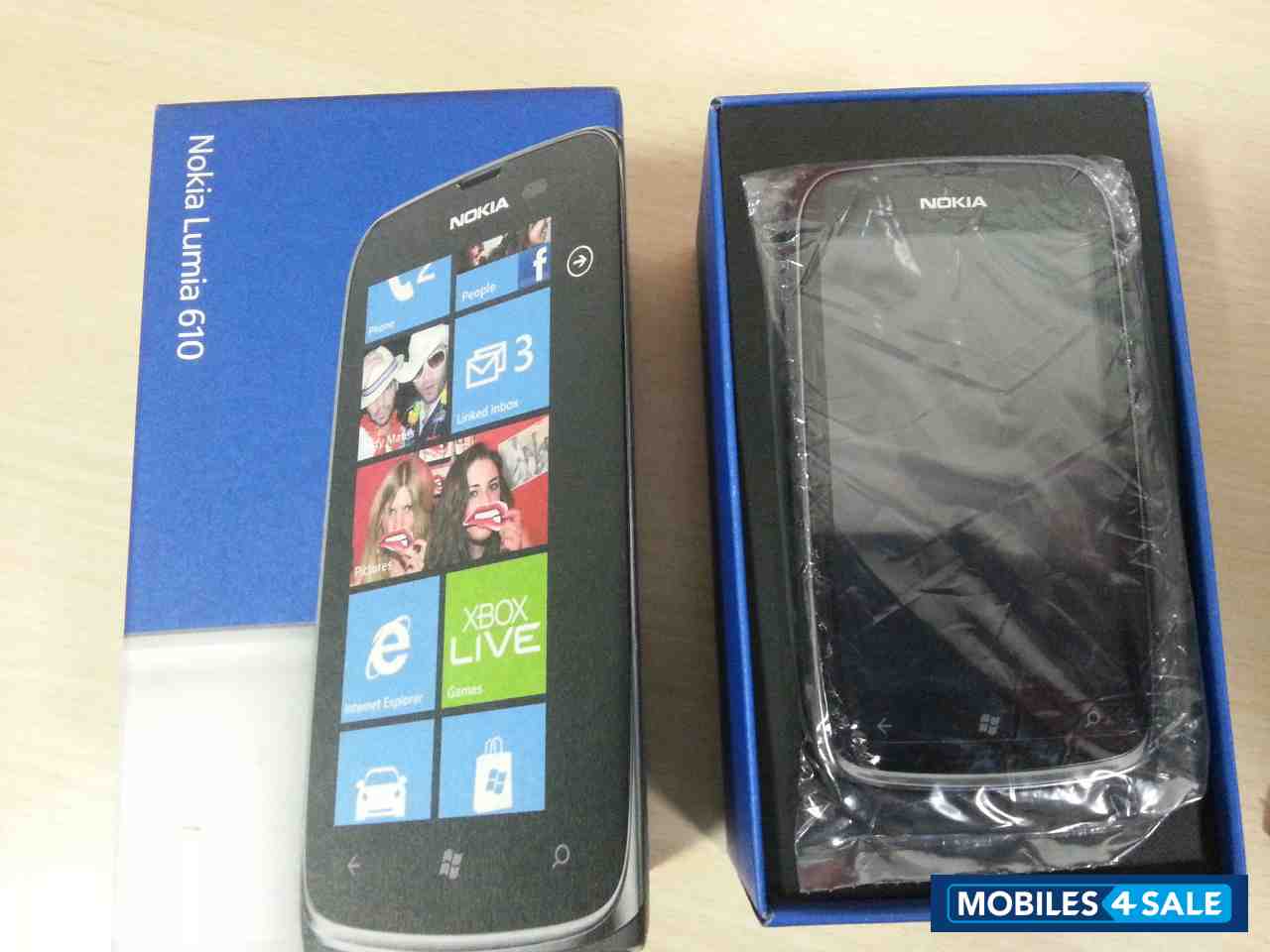 Black Nokia Lumia 610