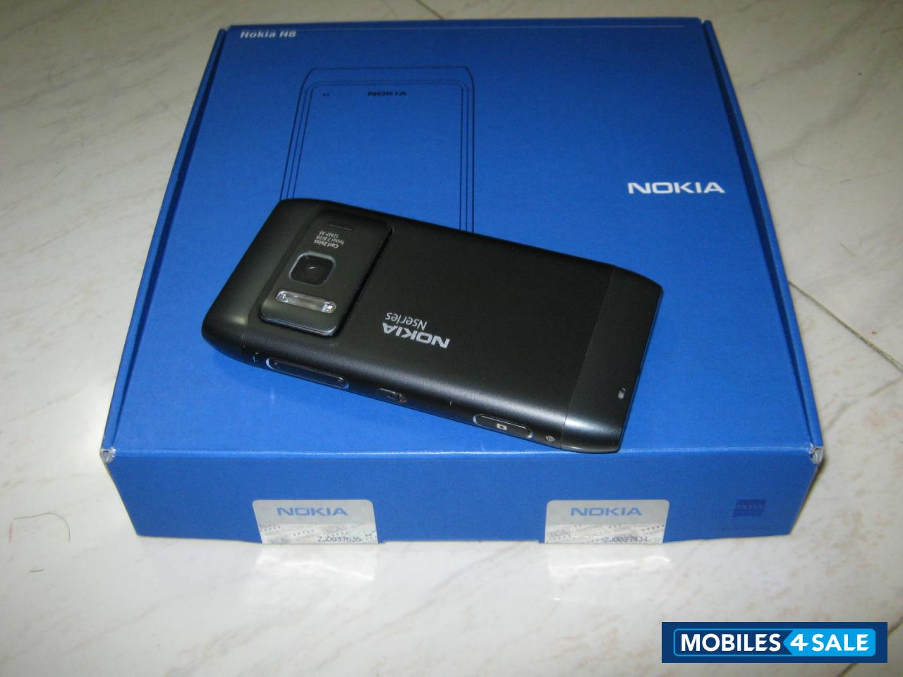 Nokia N8