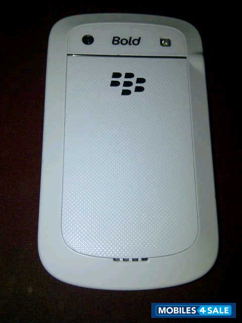 White BlackBerry Bold 9900