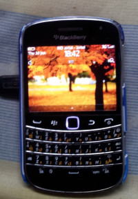 Black BlackBerry Bold 9900