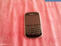 Black BlackBerry Bold 9930