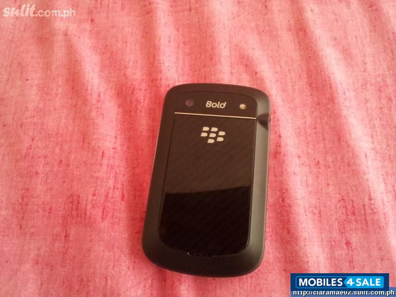 Black BlackBerry Bold 9930