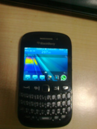 Black BlackBerry Curve 9220