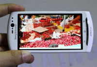 White Sony Ericsson Xperia neo V