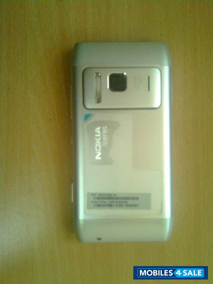 Nokia N8