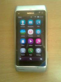 Nokia N8