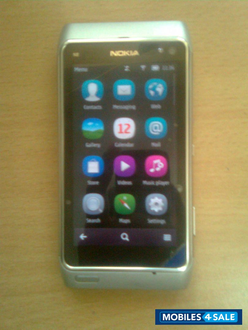 Nokia N8