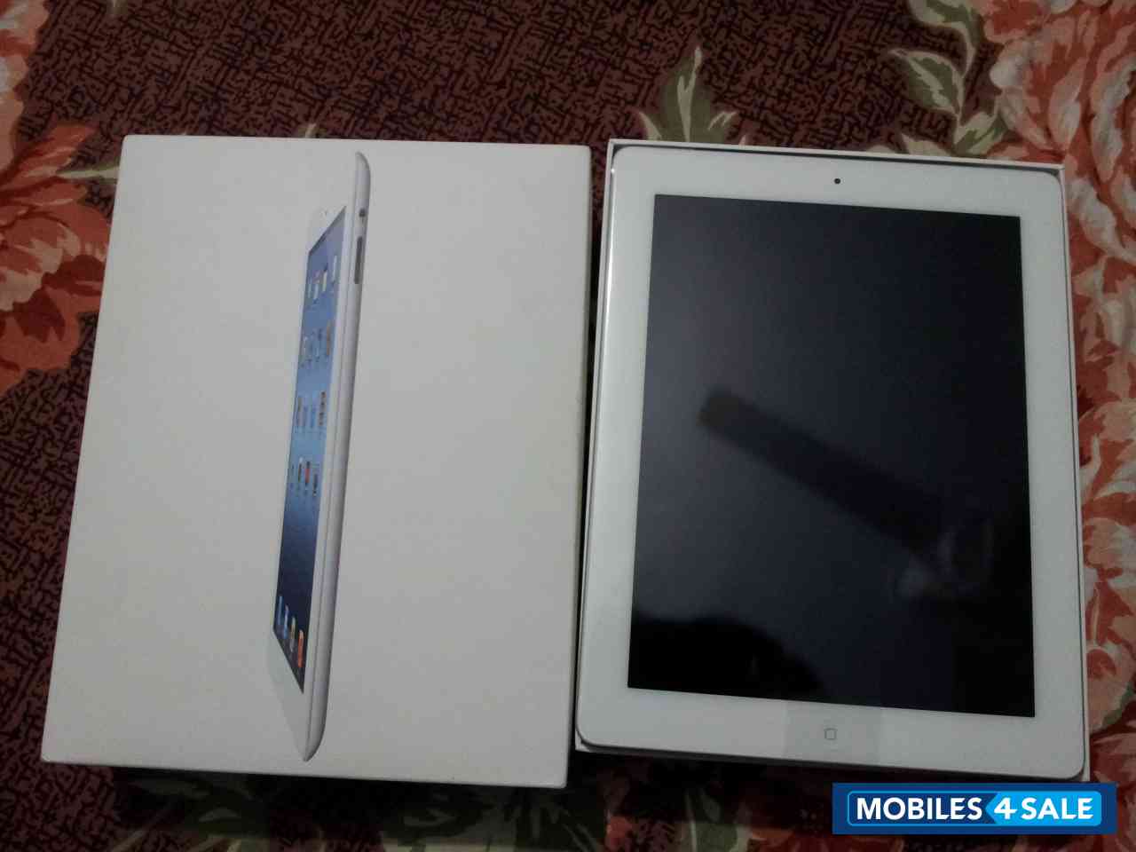 White Apple iPad3