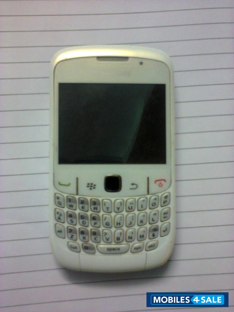 White BlackBerry Curve 8520