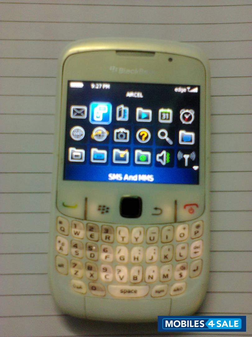 White BlackBerry Curve 8520