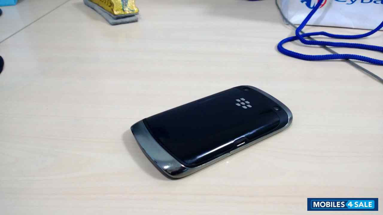 Black BlackBerry Curve 9380