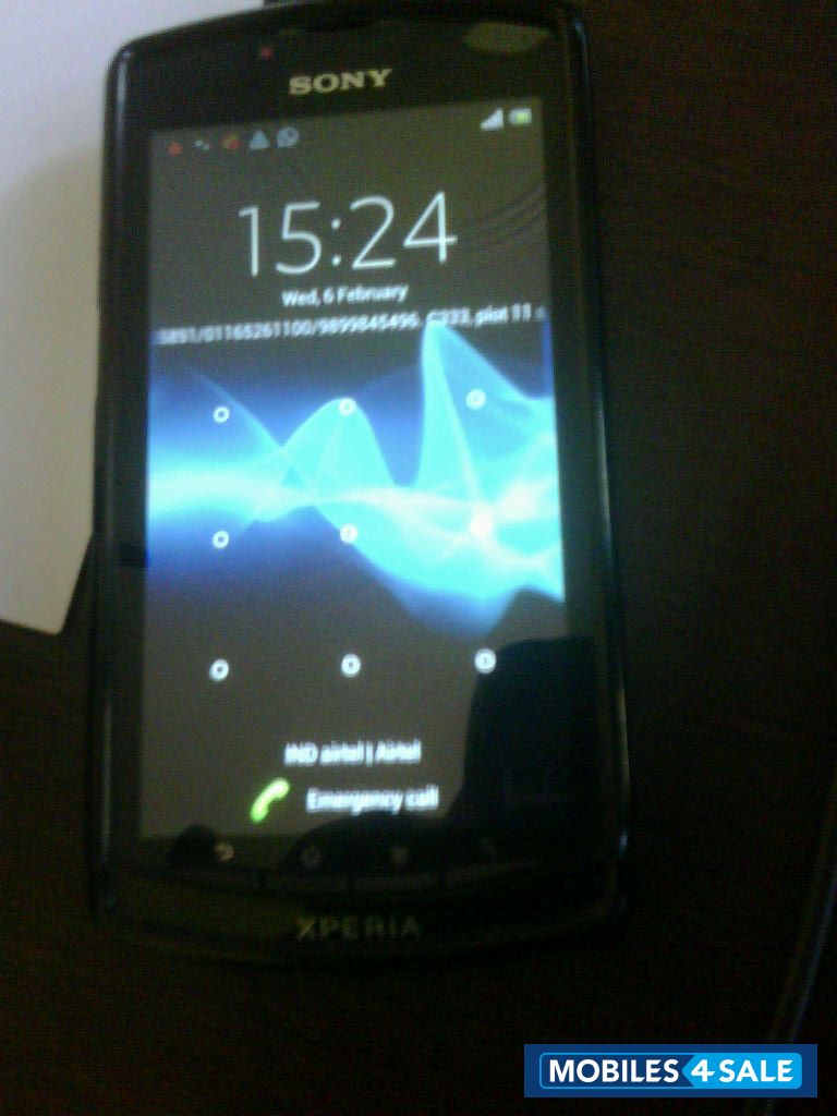 Black Sony Xperia neo L