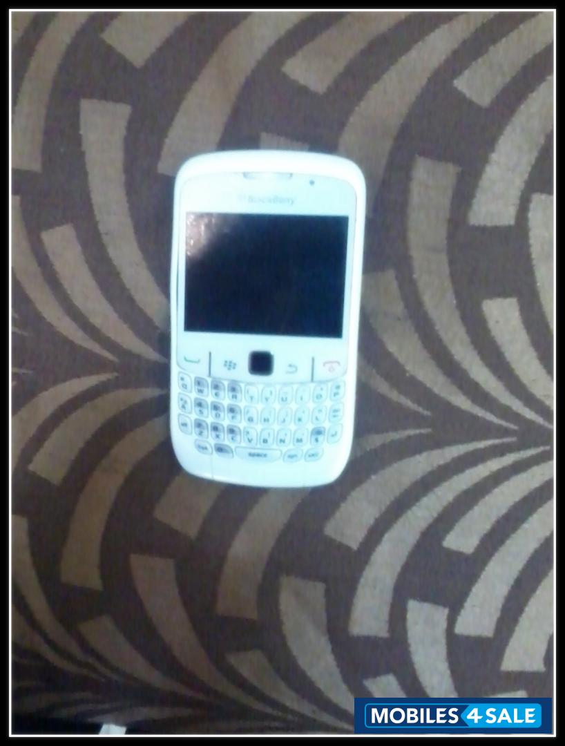 White BlackBerry Curve 8520