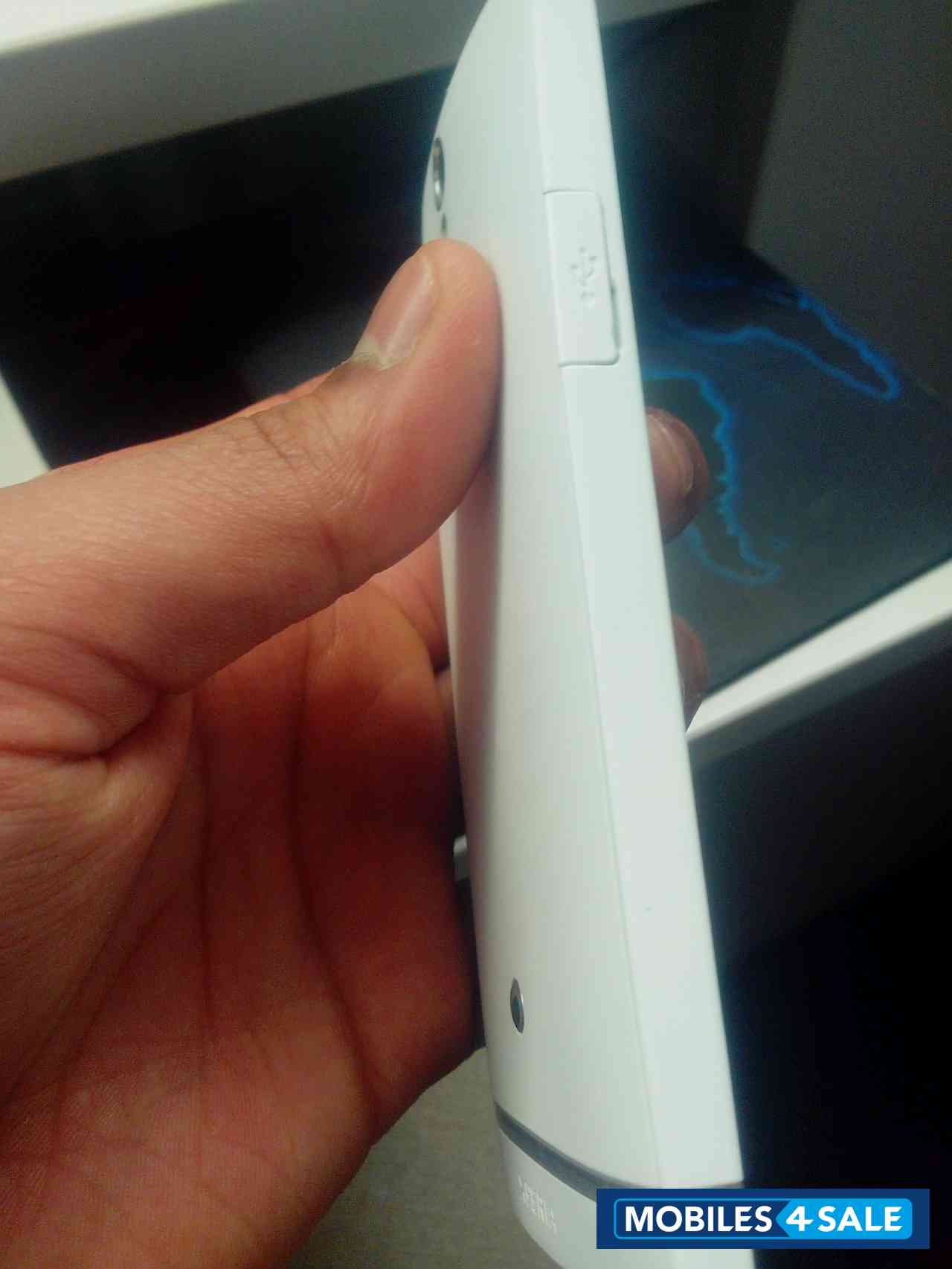 White Sony Xperia S