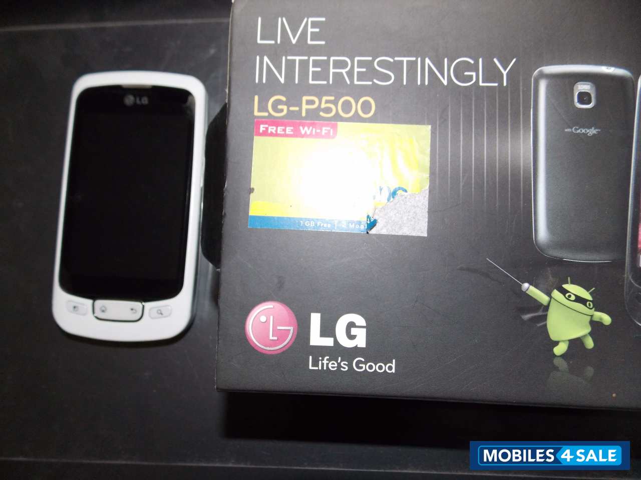 White LG Optimus One