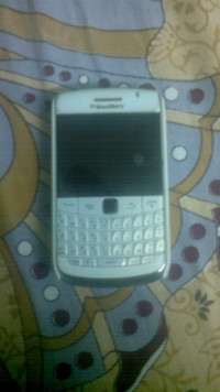 White BlackBerry  9780