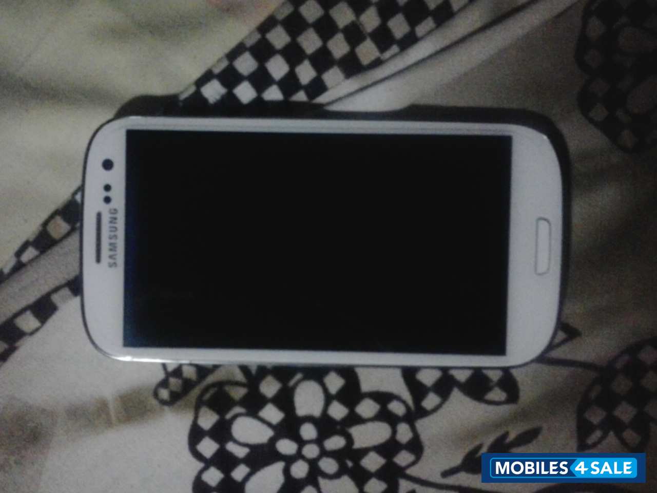 White Samsung Galaxy S3