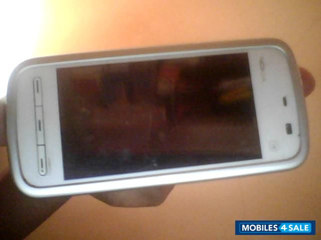 White Nokia 5233