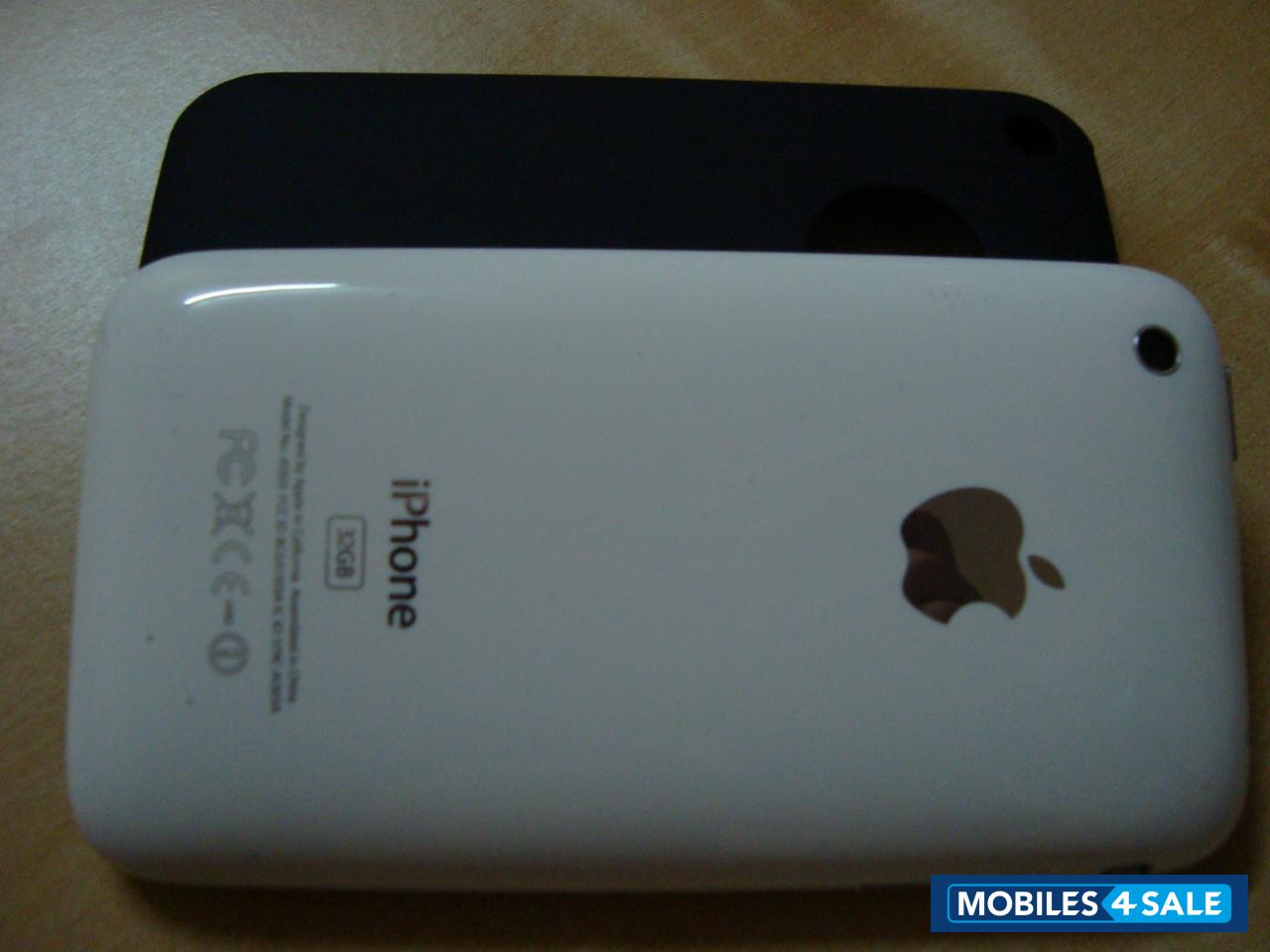 White Apple iPhone 3GS