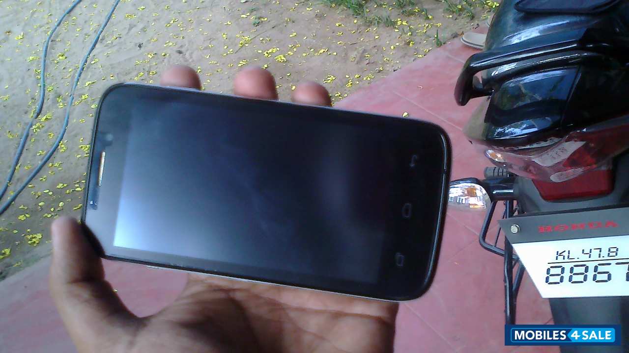 Black Xolo A700