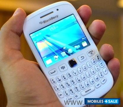 White BlackBerry Curve 9220