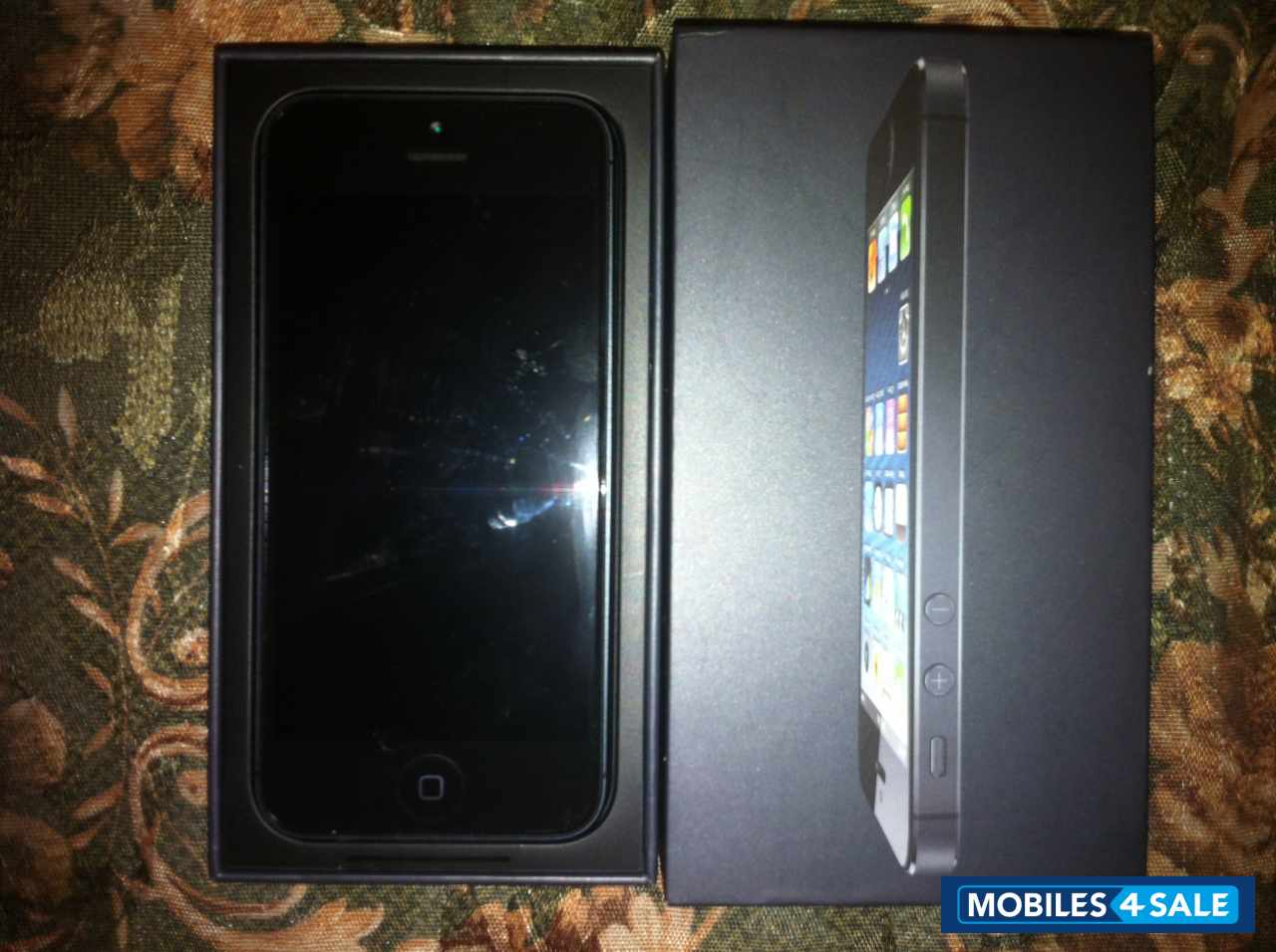 Black Apple iPhone 5