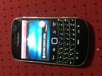 Black BlackBerry Bold 9900