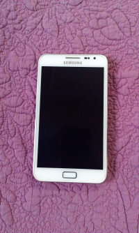 White Samsung Galaxy Note