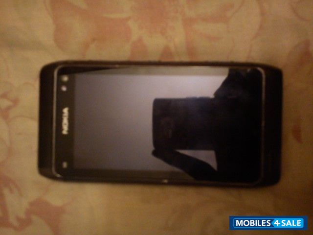 Black Nokia N8