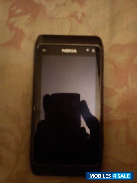 Black Nokia N8