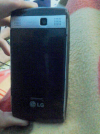 Black LG GW550