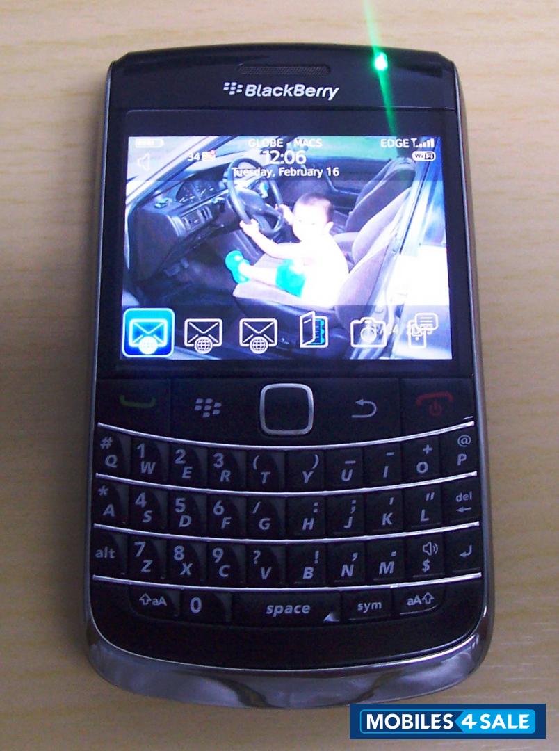 Black BlackBerry Bold 9700