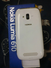 White Nokia Lumia 610