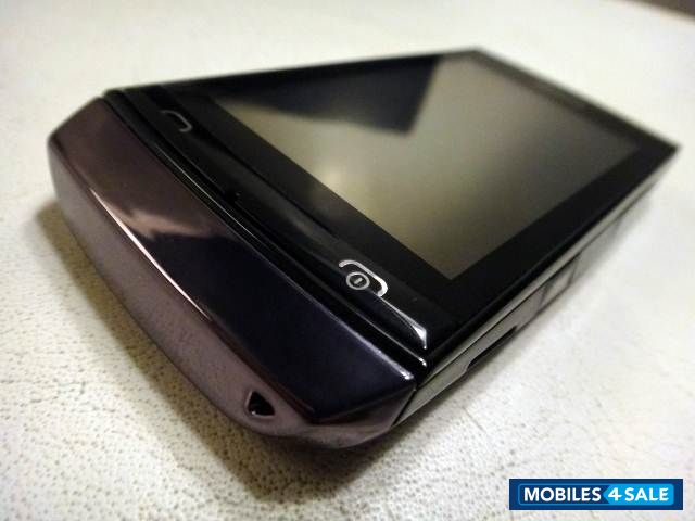 Black And Metallic Nokia Asha 305