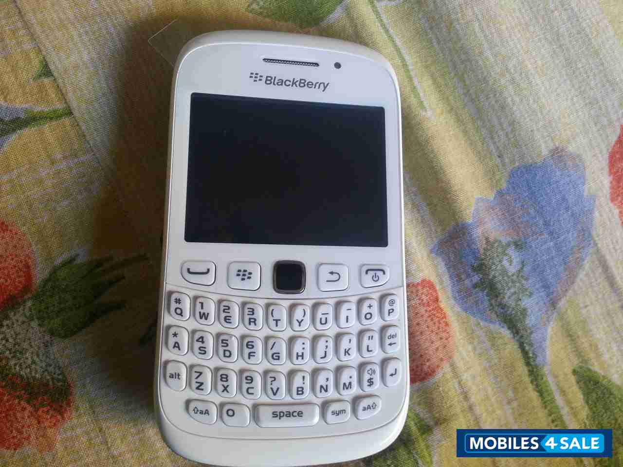 White BlackBerry Curve 9320