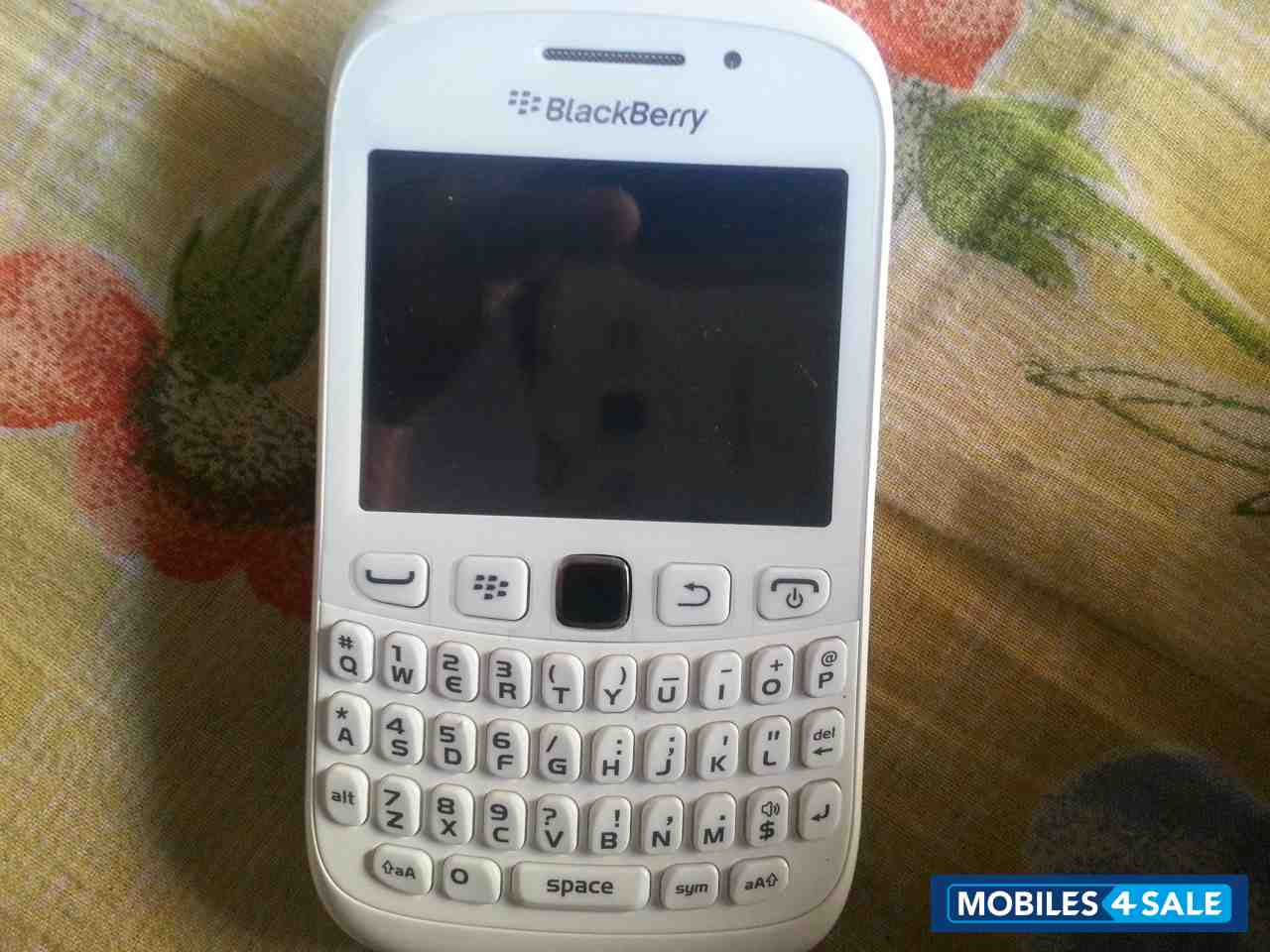 White BlackBerry Curve 9320