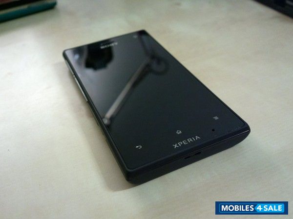 Black Sony Xperia Acro S