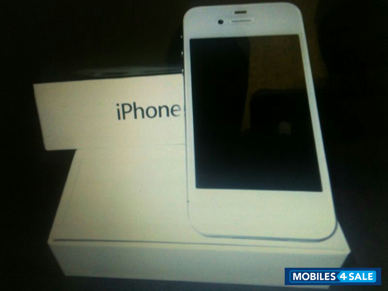 White Apple iPhone 4