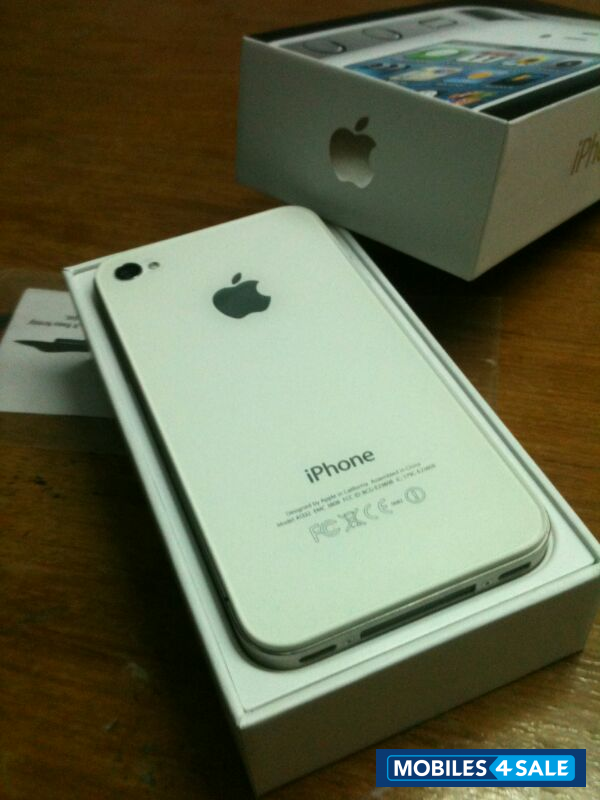 White Apple iPhone 4