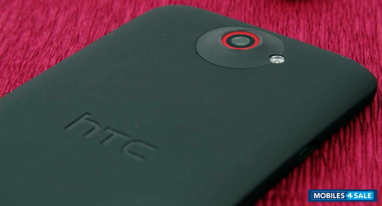 Black HTC One X Plus